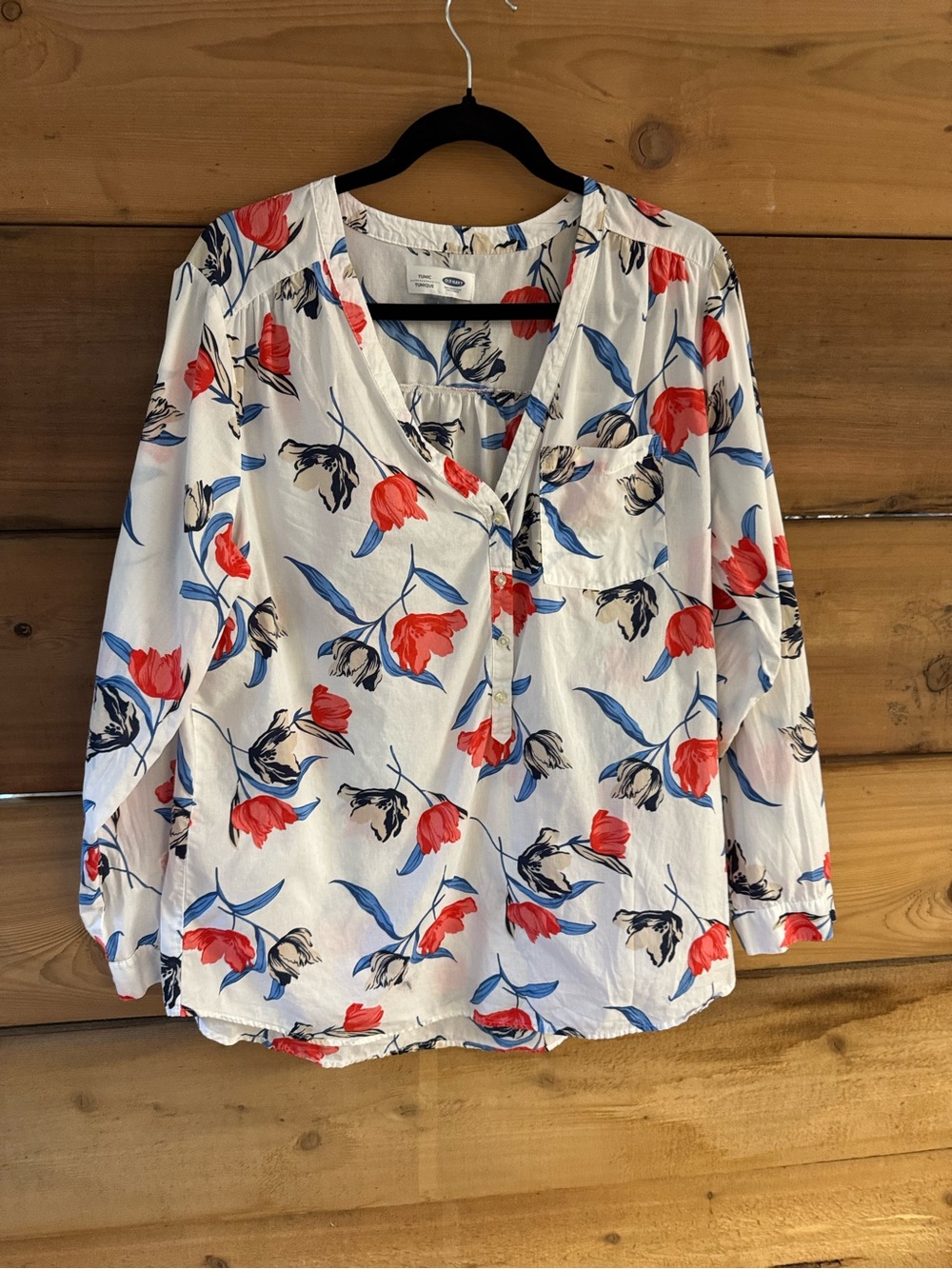 Old Navy White Floral V-Neck Blouse with Red & Blue Tulip Print